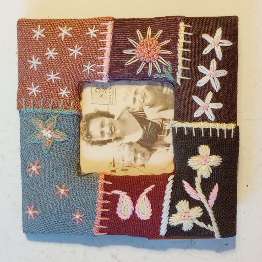 New View Handmade Embroidered Square Floral Tabletop Photo Frame
